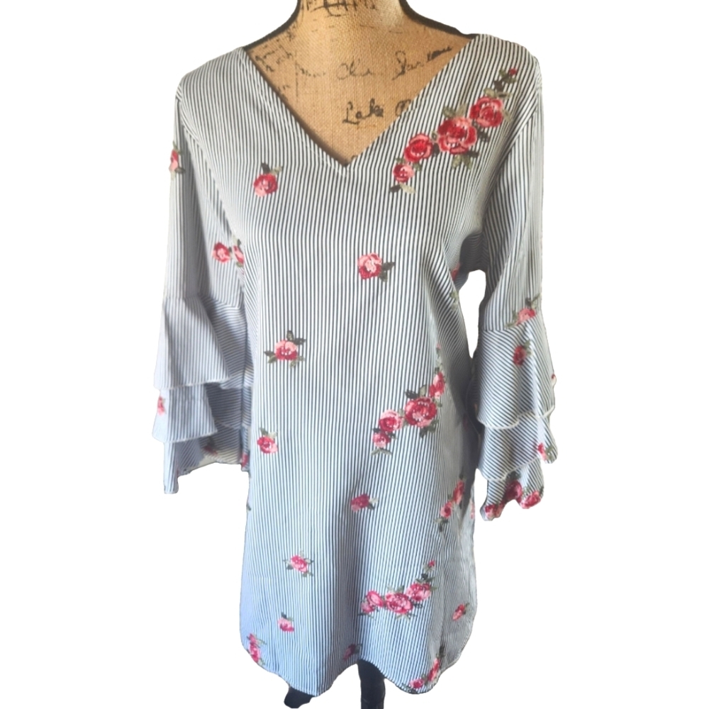 NWT Striped Floral Maxsport  V-Neck Blouse Med‎